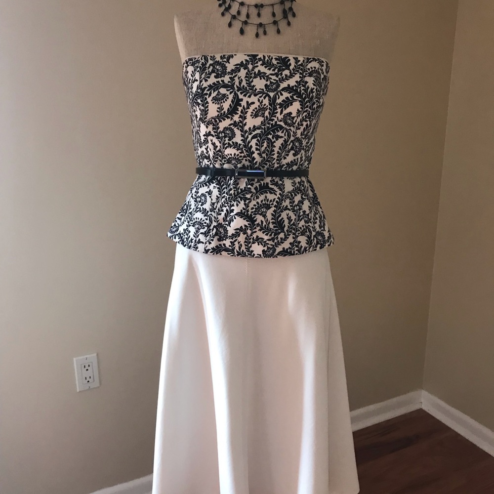 Versatile Black and White Bustier in size 2. - Picture 1 of 3